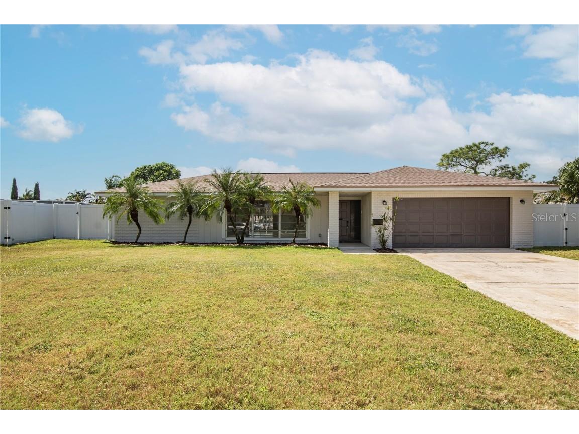 2010 Tanglewood Way NE Saint Petersburg FL 33702 - TAMPA BAY U8215936 image1