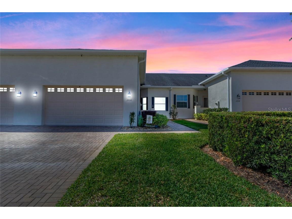 2010 Winnipeg Way Groveland FL 34736 - CANAL TO LK HIAWATHA/MINNEOLA G5080848 image1