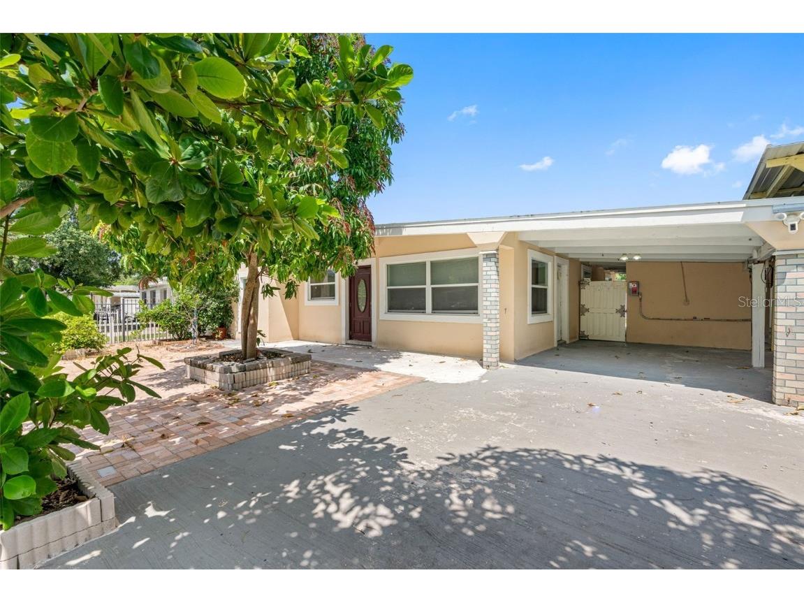 2010 Wishing Well Way Tampa FL 33619 T3550680 image1