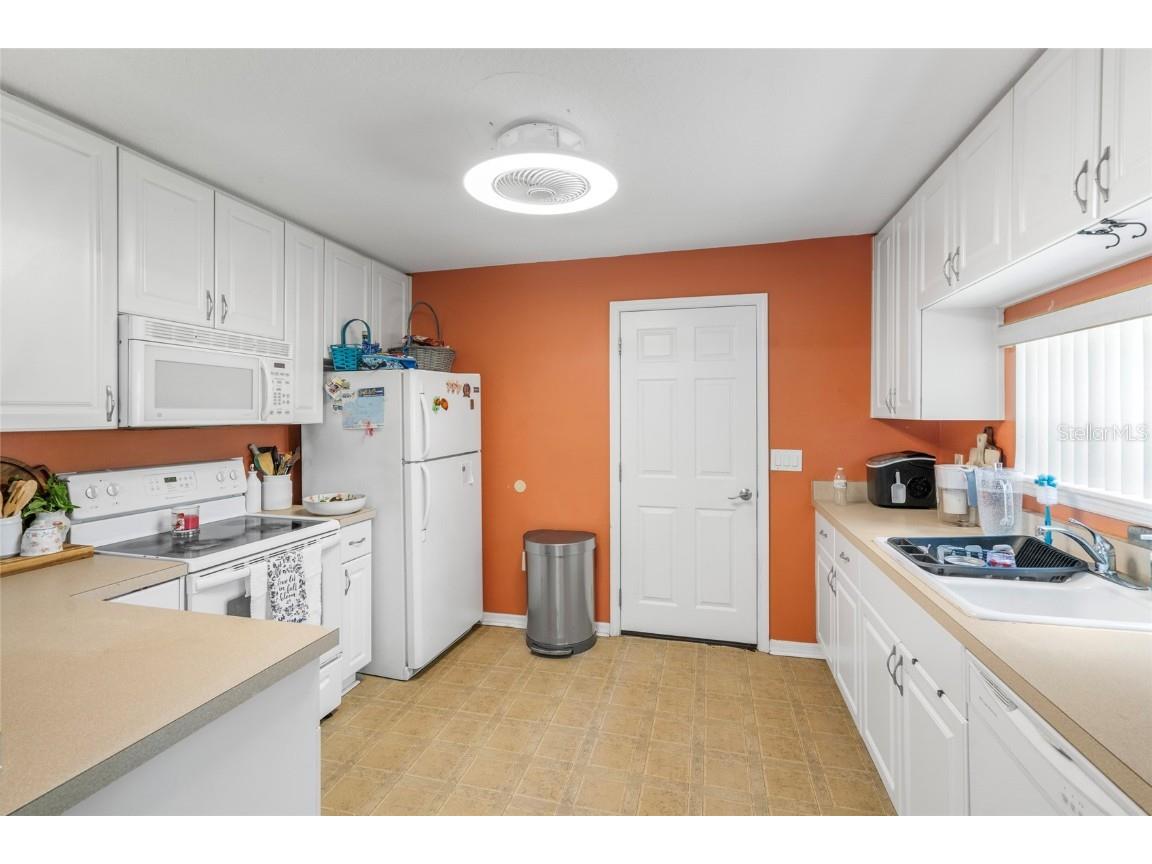 20105 Green Grass Lane Lutz FL 33558 - Moss Lake W7879086 image11