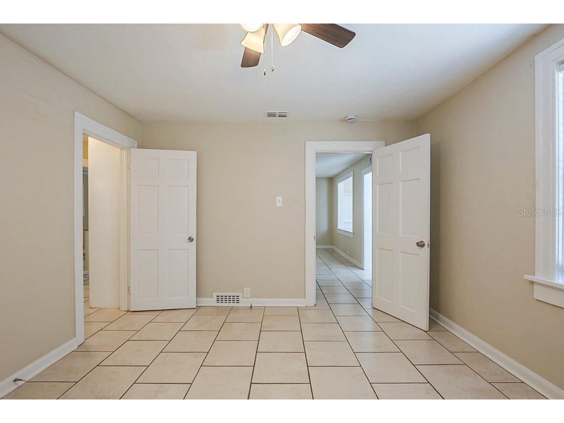 2011 10th Street S Saint Petersburg FL 33705 O6284605 image14