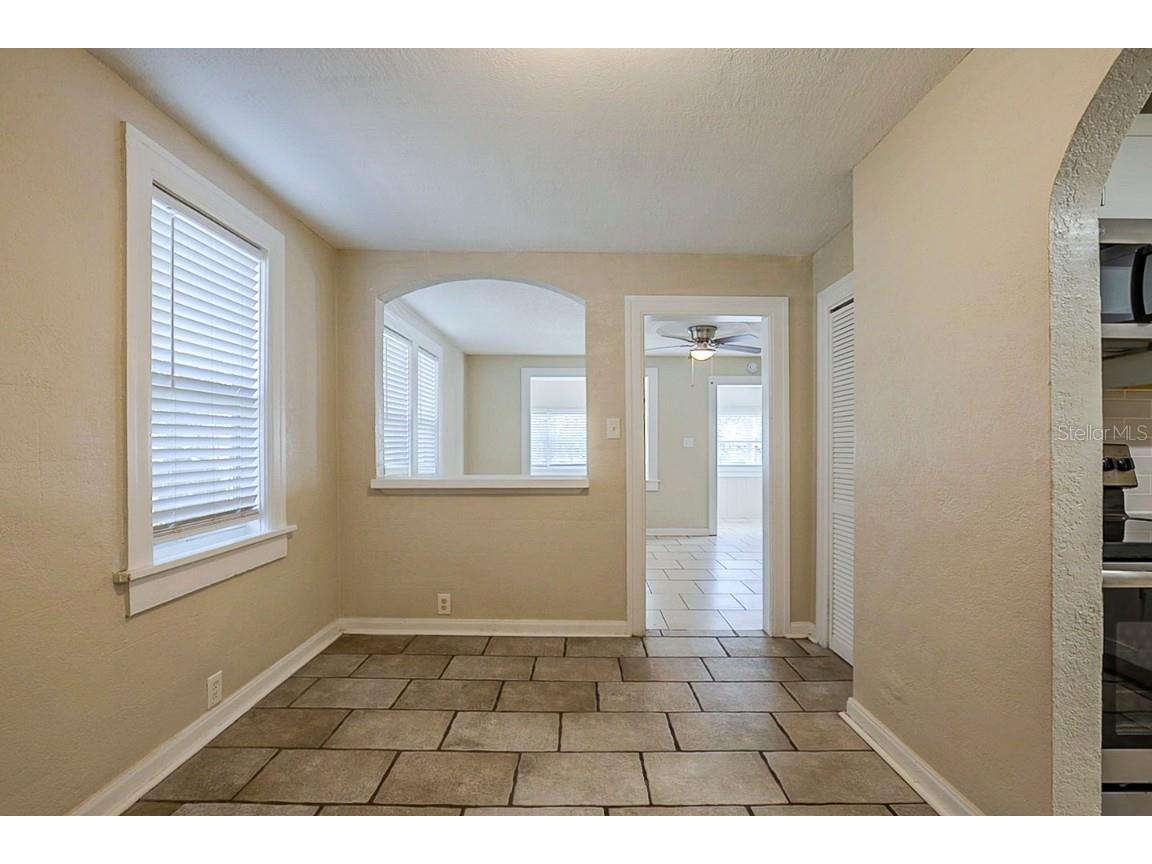 2011 10th Street S Saint Petersburg FL 33705 O6284605 image9