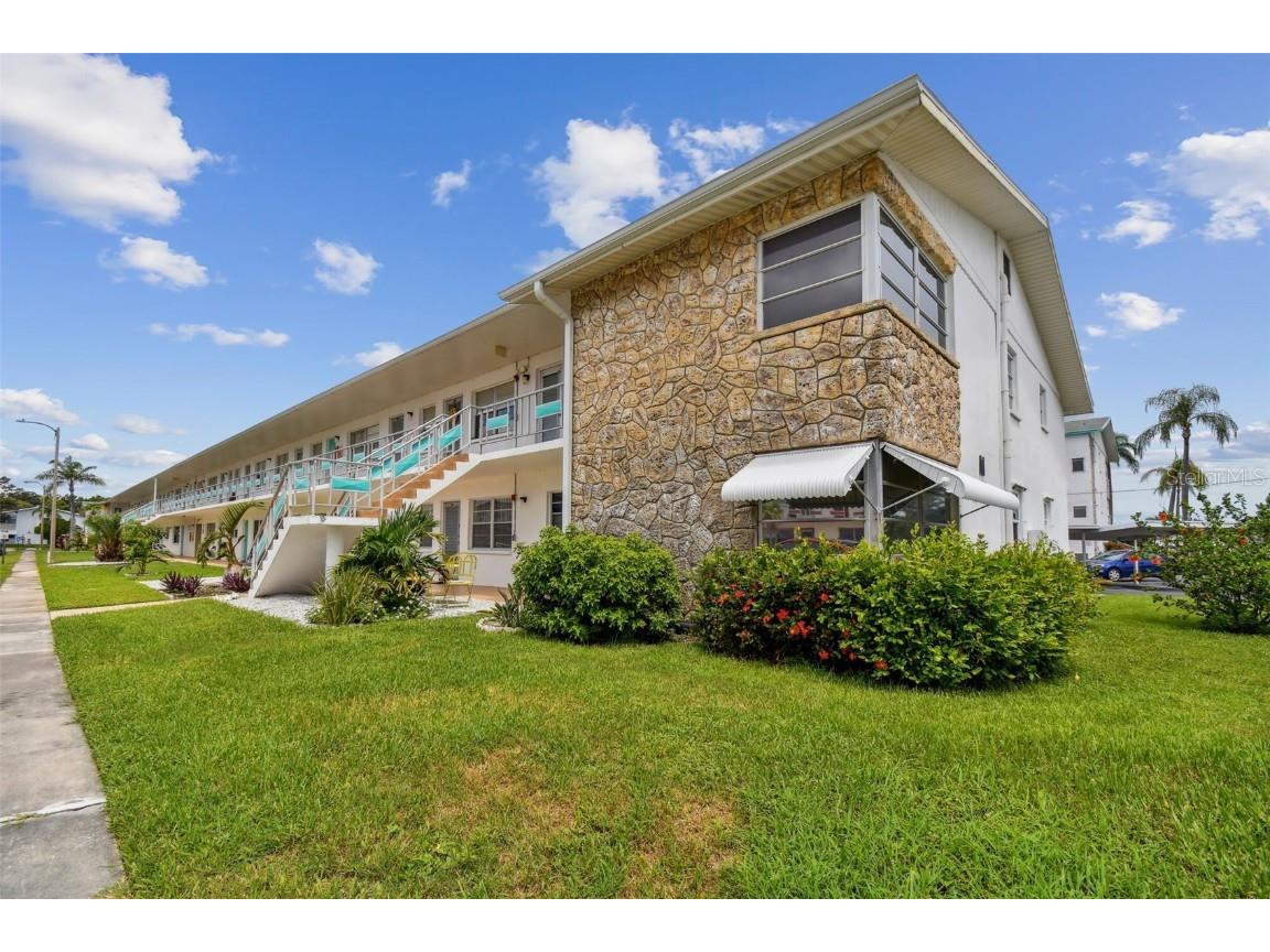 2011 58th Avenue N #12 Saint Petersburg FL 33714 U8209150 image1