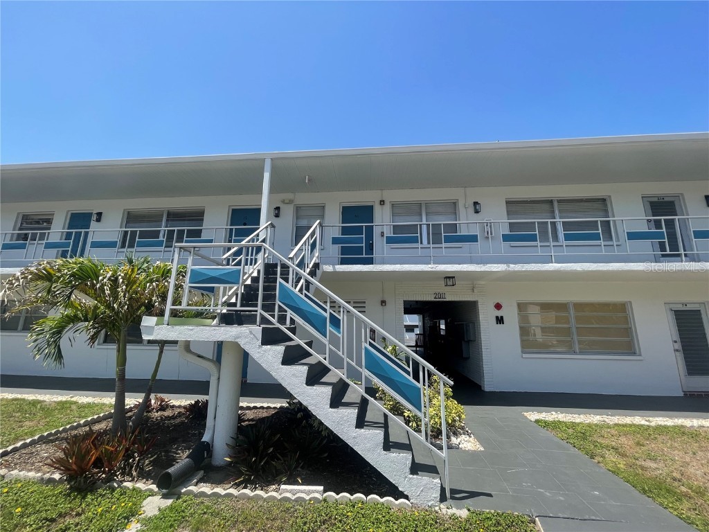 2011 58th Avenue N #20 Saint Petersburg FL 33714 TB8385739 image1