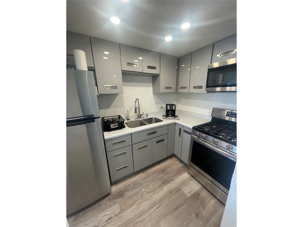 2011 58th Avenue N #20 Saint Petersburg FL 33714 TB8385739 image6