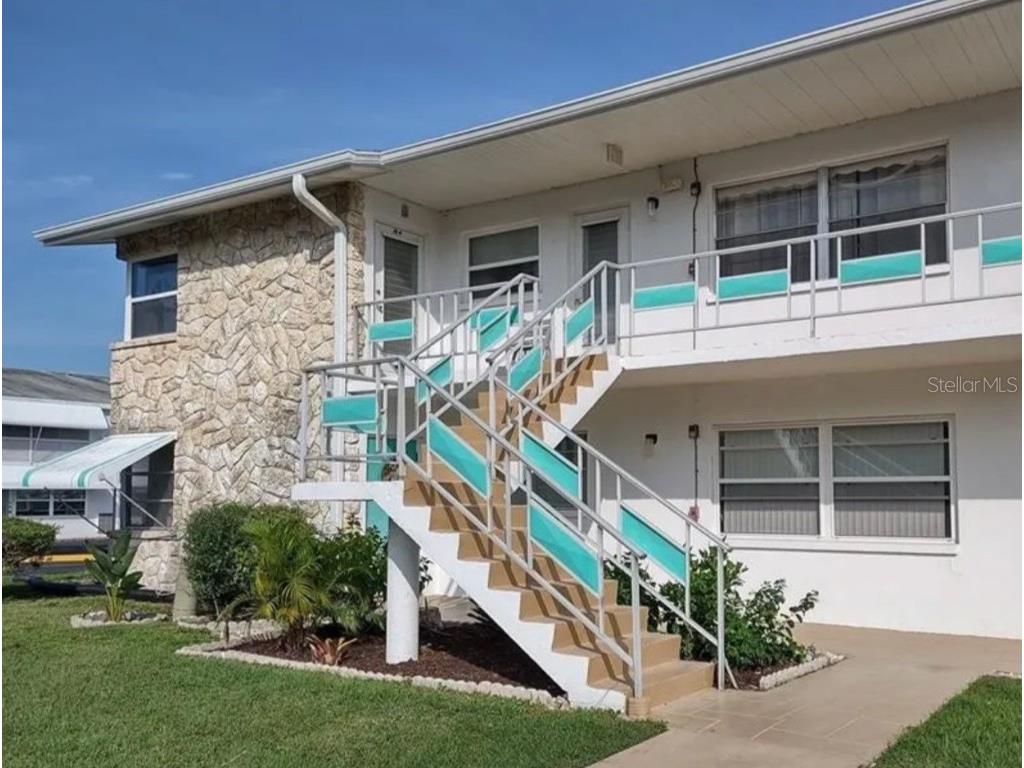 2011 58th Avenue N #M14 Saint Petersburg FL 33714 U8191691 image1