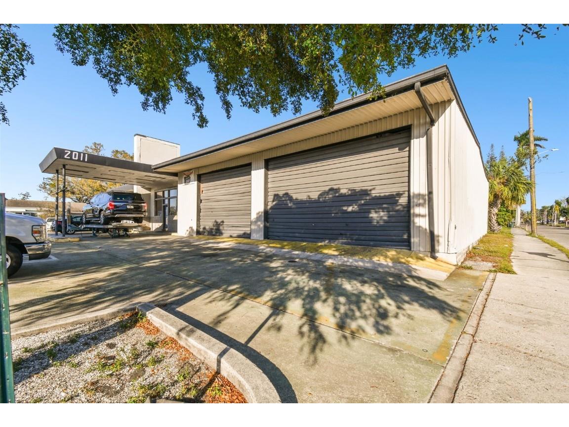 2011 9th Street W Bradenton FL 34205 A4641976 image2