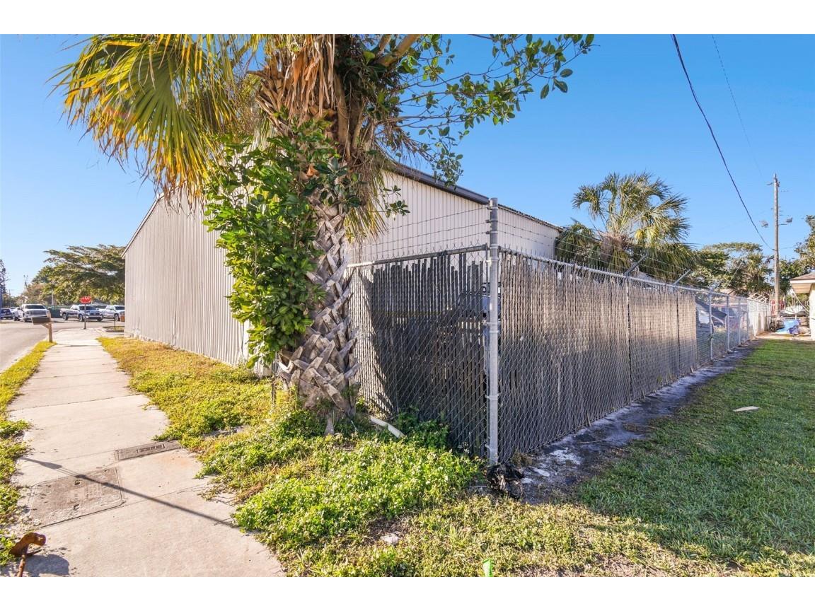 2011 9th Street W Bradenton FL 34205 A4641976 image7