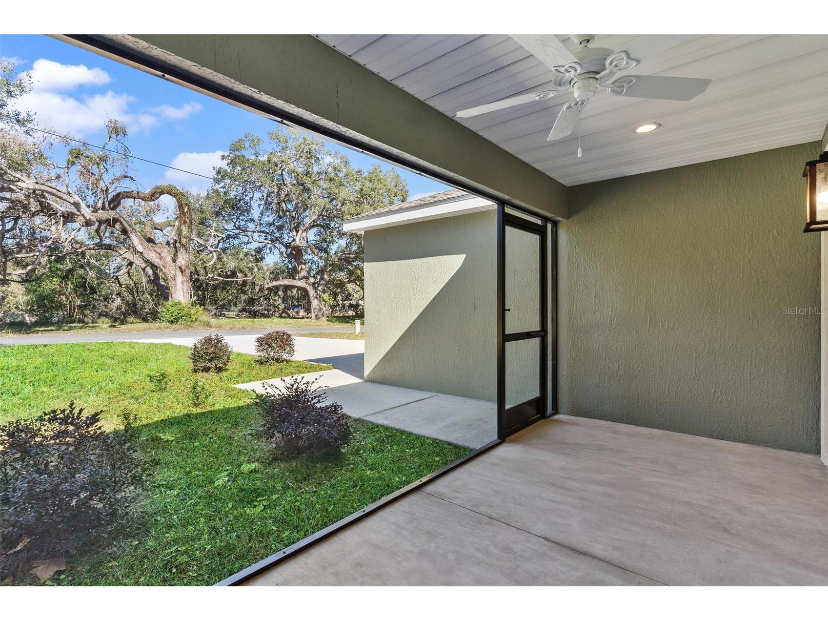 2011 Edgewood Avenue Leesburg FL 34748 G5107666 image4