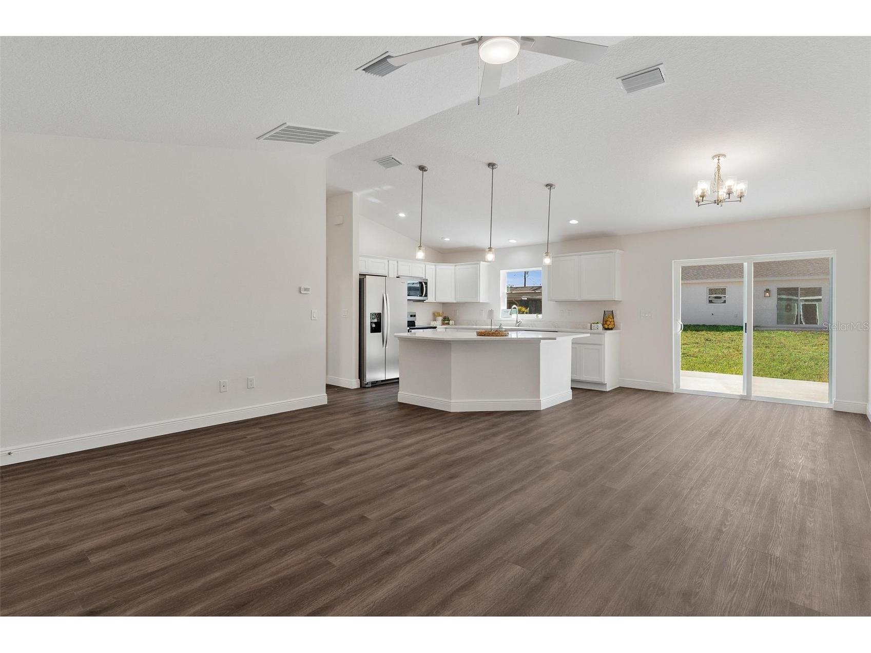 2011 Edgewood Avenue Leesburg FL 34748 G5107666 image8
