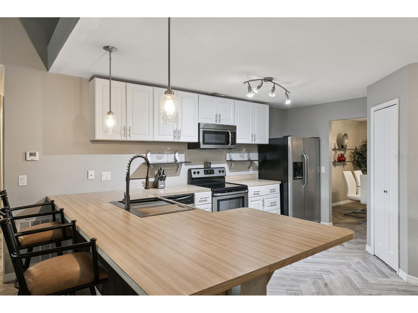 2011 Excalibur Drive Orlando FL 32822 O6421370 image15