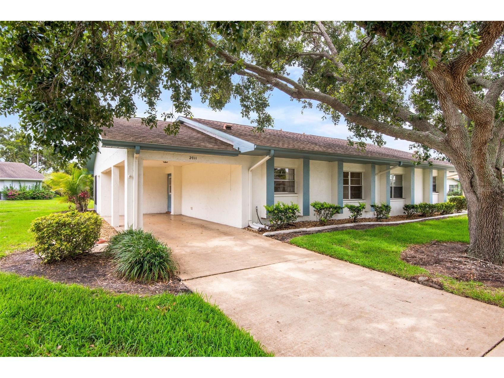 2011 Hadrian Court #2011 Sun City Center FL 33573 TB8532676 image1