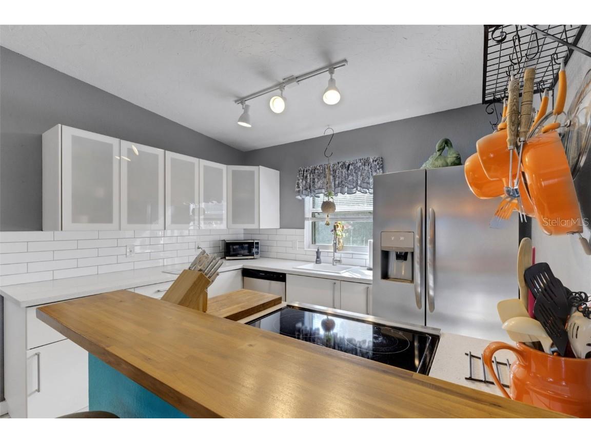 2011 Harvard Avenue Bradenton FL 34207 A4673934 image11