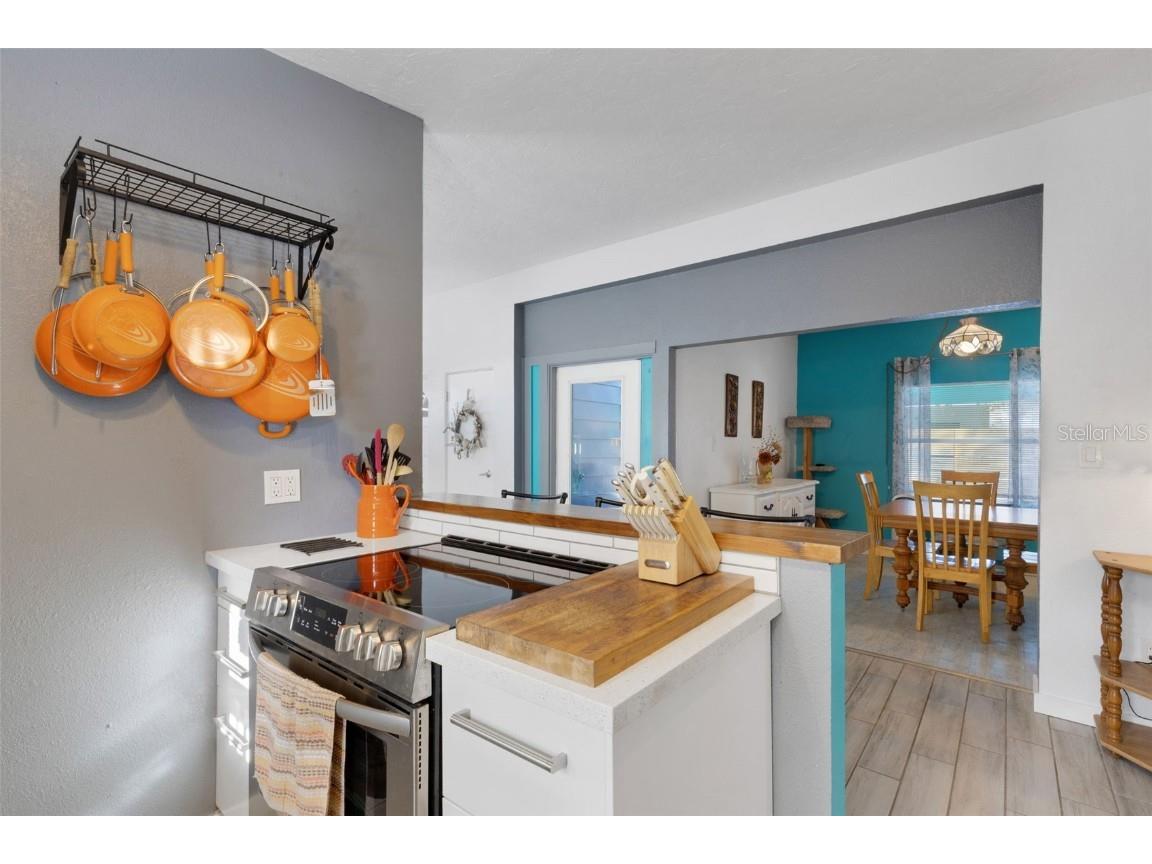 2011 Harvard Avenue Bradenton FL 34207 A4673934 image13