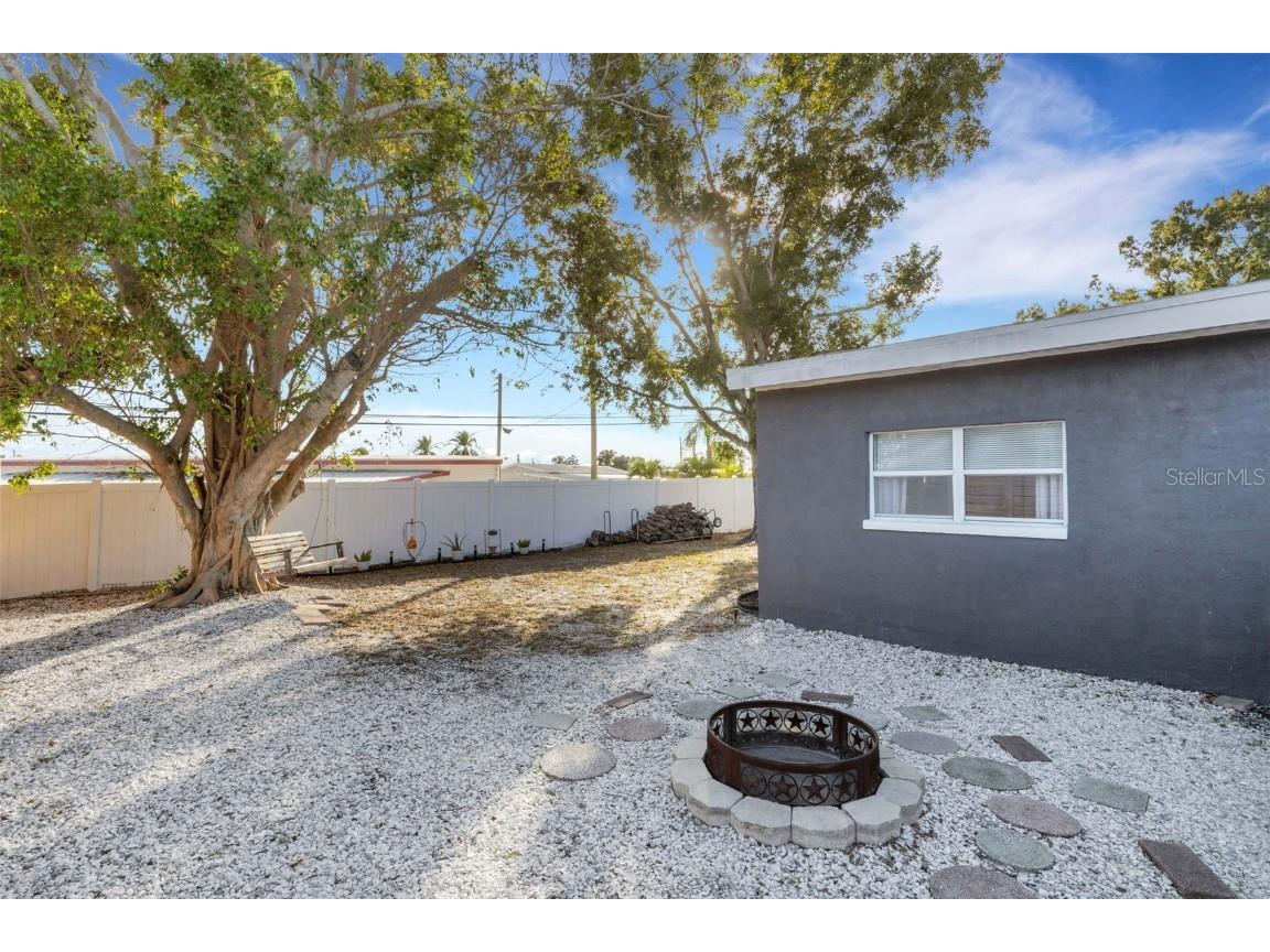 2011 Harvard Avenue Bradenton FL 34207 A4673934 image33