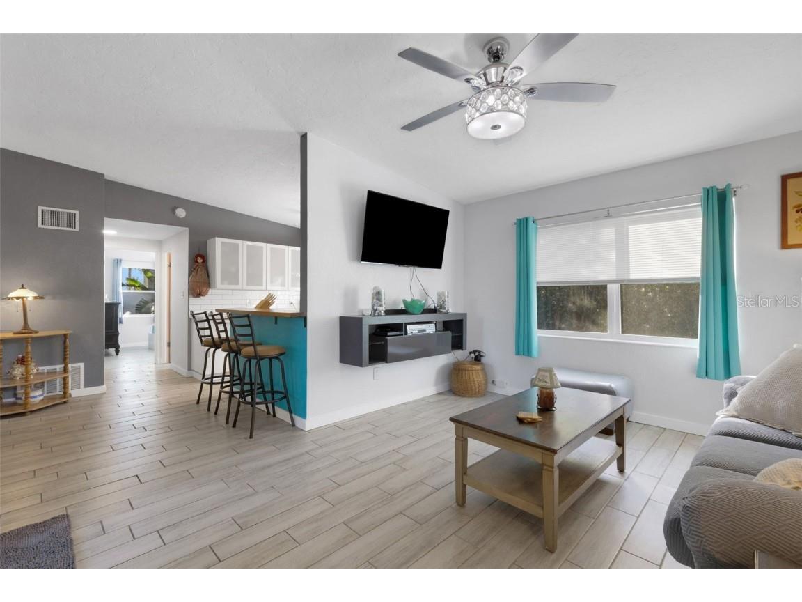 2011 Harvard Avenue Bradenton FL 34207 A4673934 image4