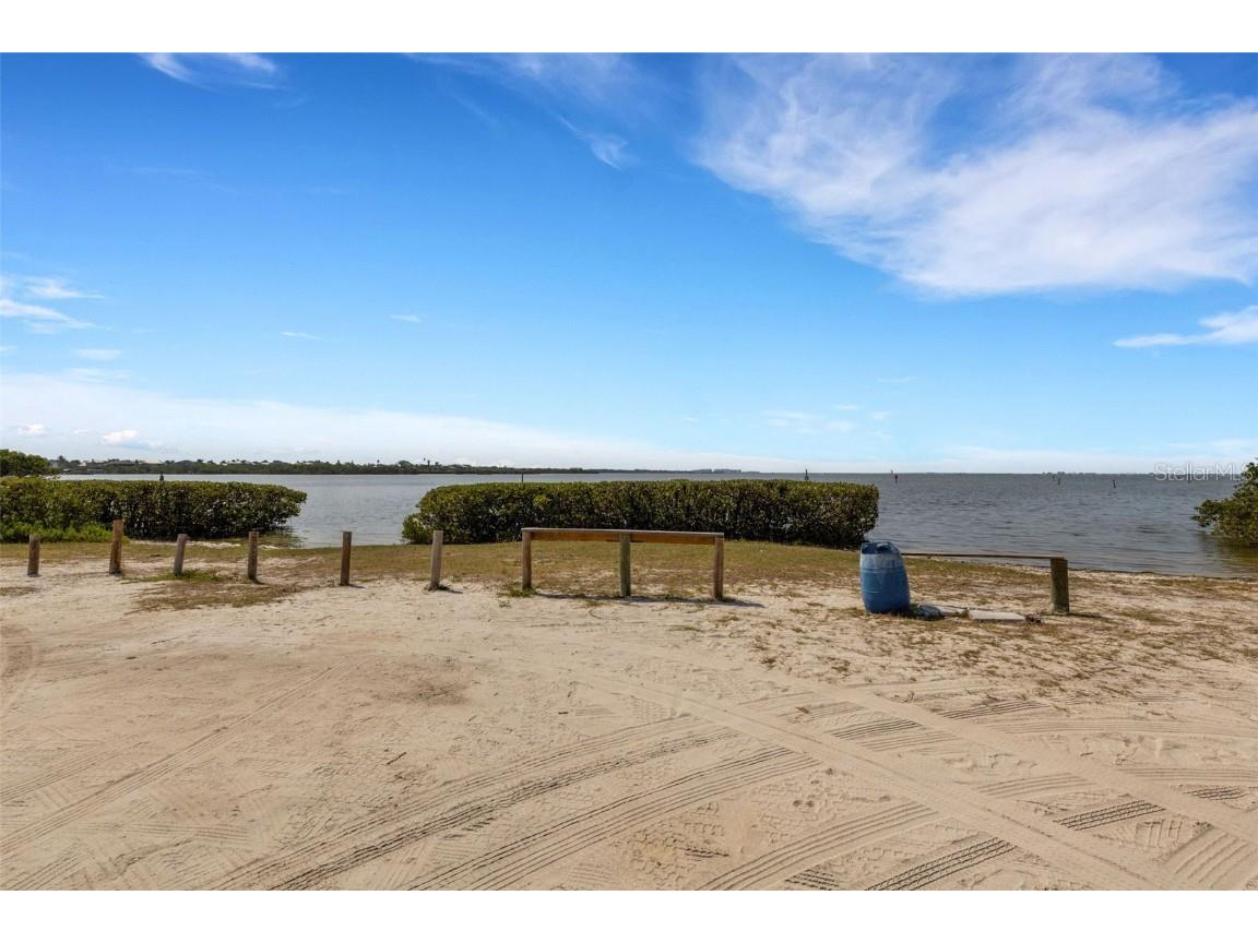 2011 Harvard Avenue Bradenton FL 34207 A4673934 image51