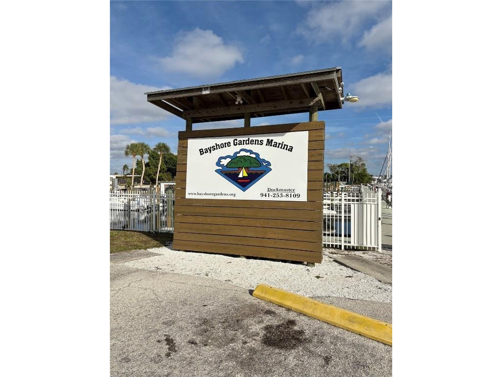 2011 Harvard Avenue Bradenton FL 34207 A4673934 image53