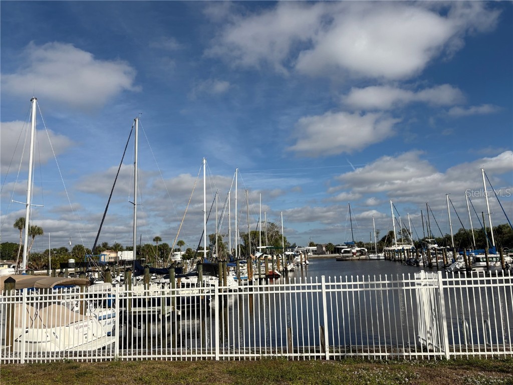 2011 Harvard Avenue Bradenton FL 34207 A4673934 image55