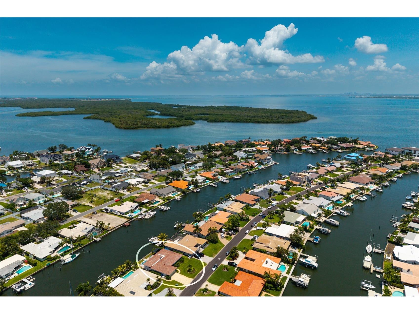 2011 Michigan Avenue NE Saint Petersburg FL 33703 - TAMPA BAY TB8513517 image11