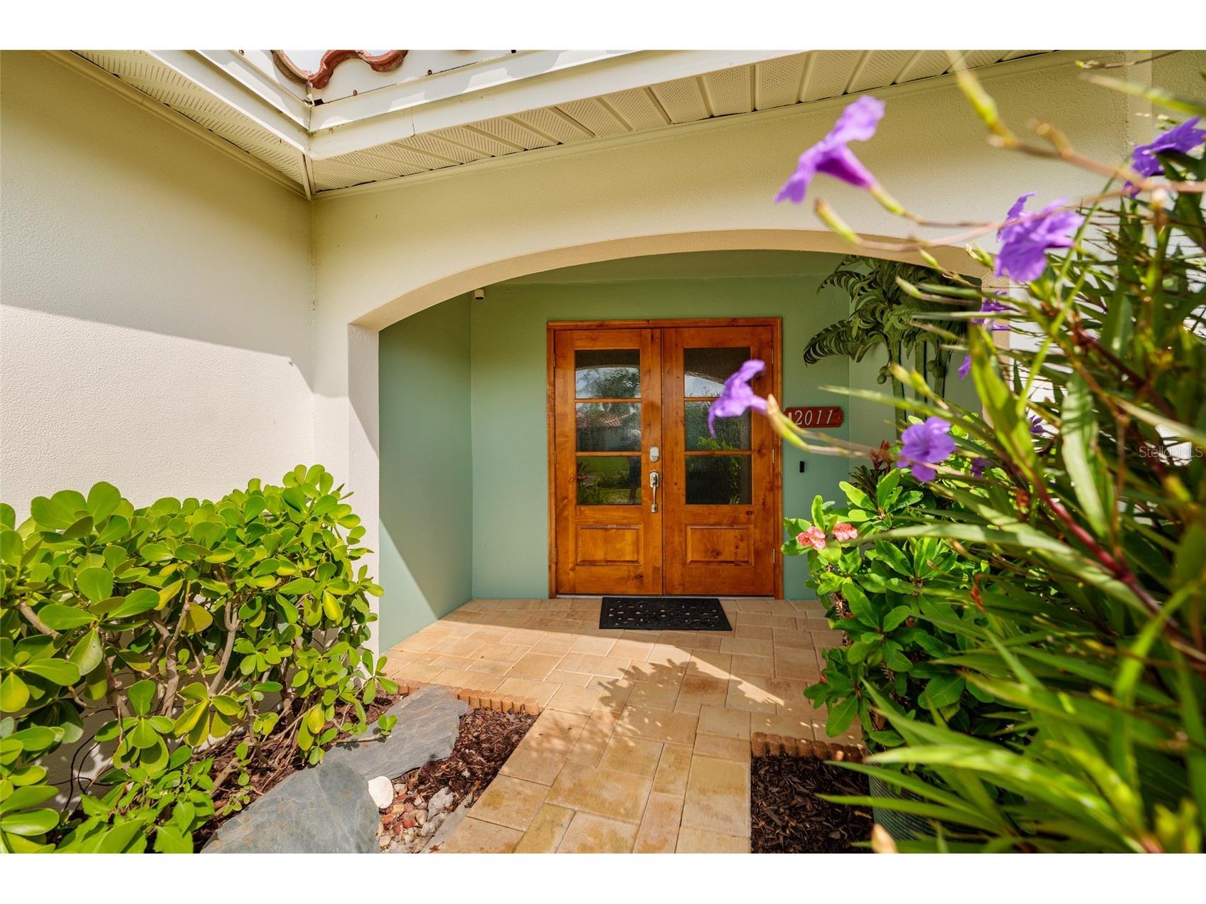 2011 Michigan Avenue NE Saint Petersburg FL 33703 - TAMPA BAY TB8513517 image15
