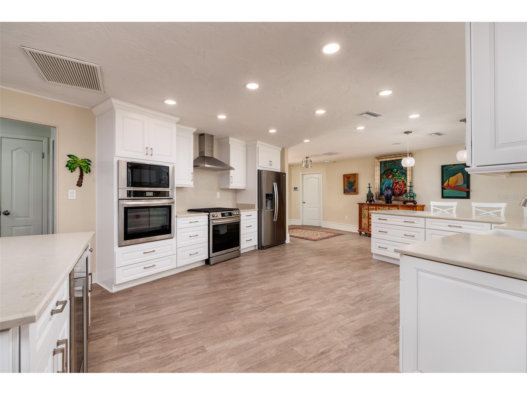 2011 Michigan Avenue NE Saint Petersburg FL 33703 - TAMPA BAY TB8513517 image18
