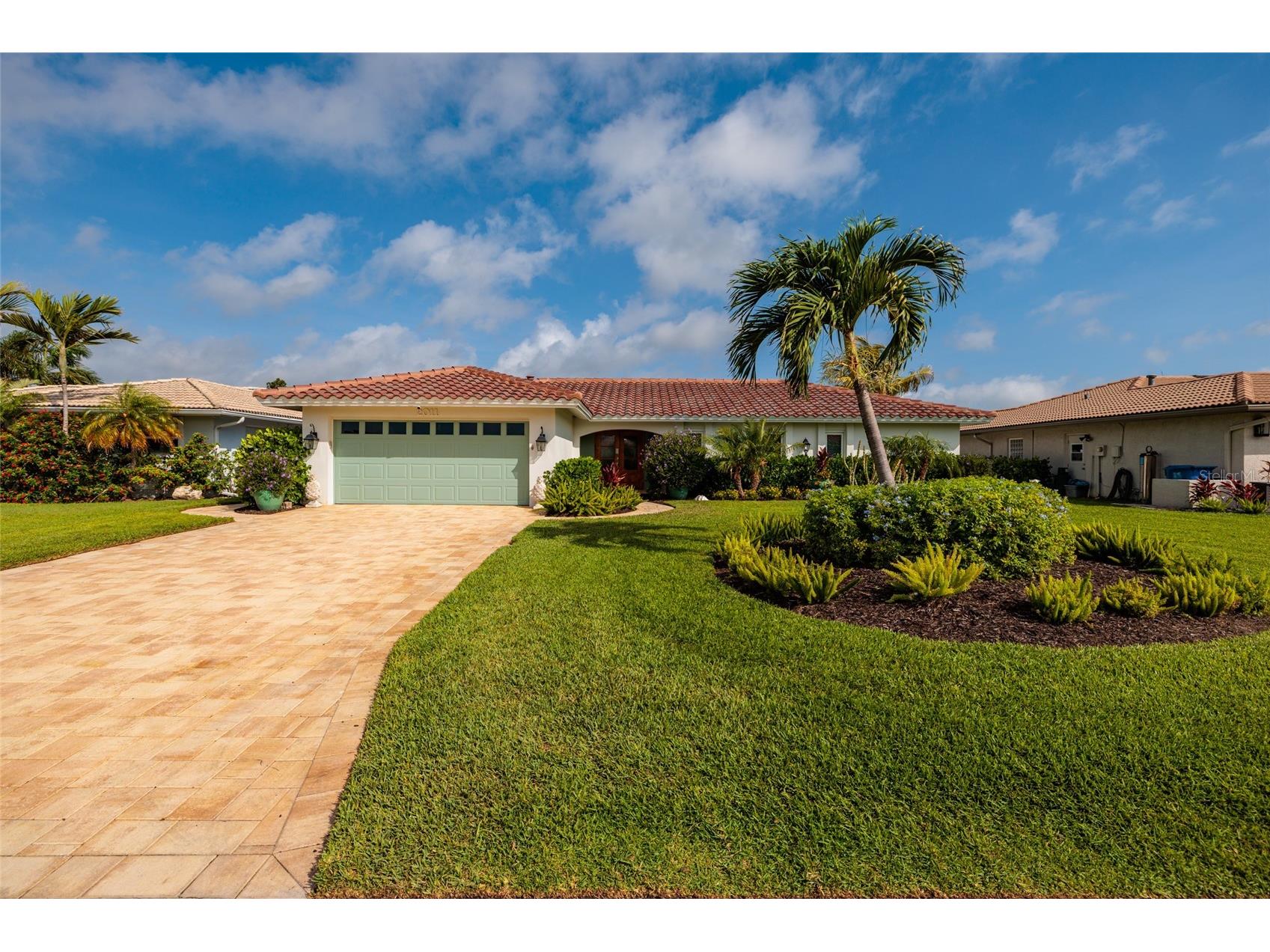 2011 Michigan Avenue NE Saint Petersburg FL 33703 - TAMPA BAY TB8513517 image2
