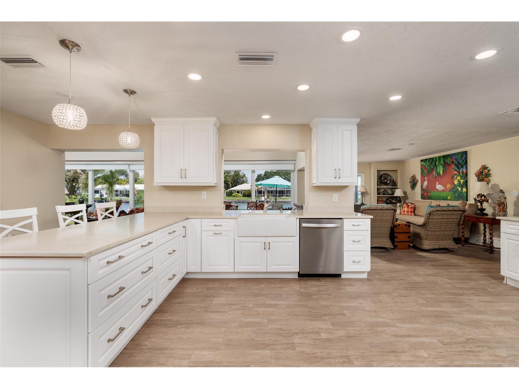 2011 Michigan Avenue NE Saint Petersburg FL 33703 - TAMPA BAY TB8513517 image20