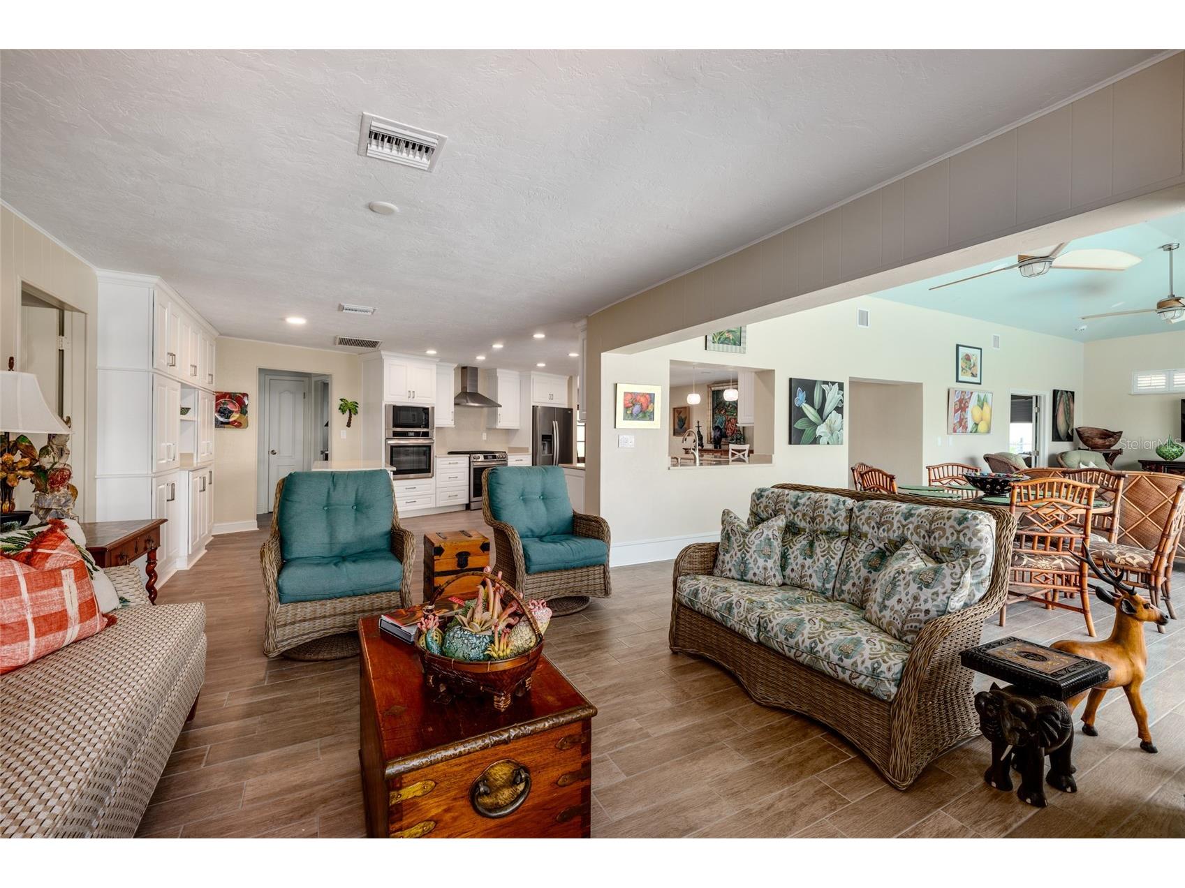 2011 Michigan Avenue NE Saint Petersburg FL 33703 - TAMPA BAY TB8513517 image21