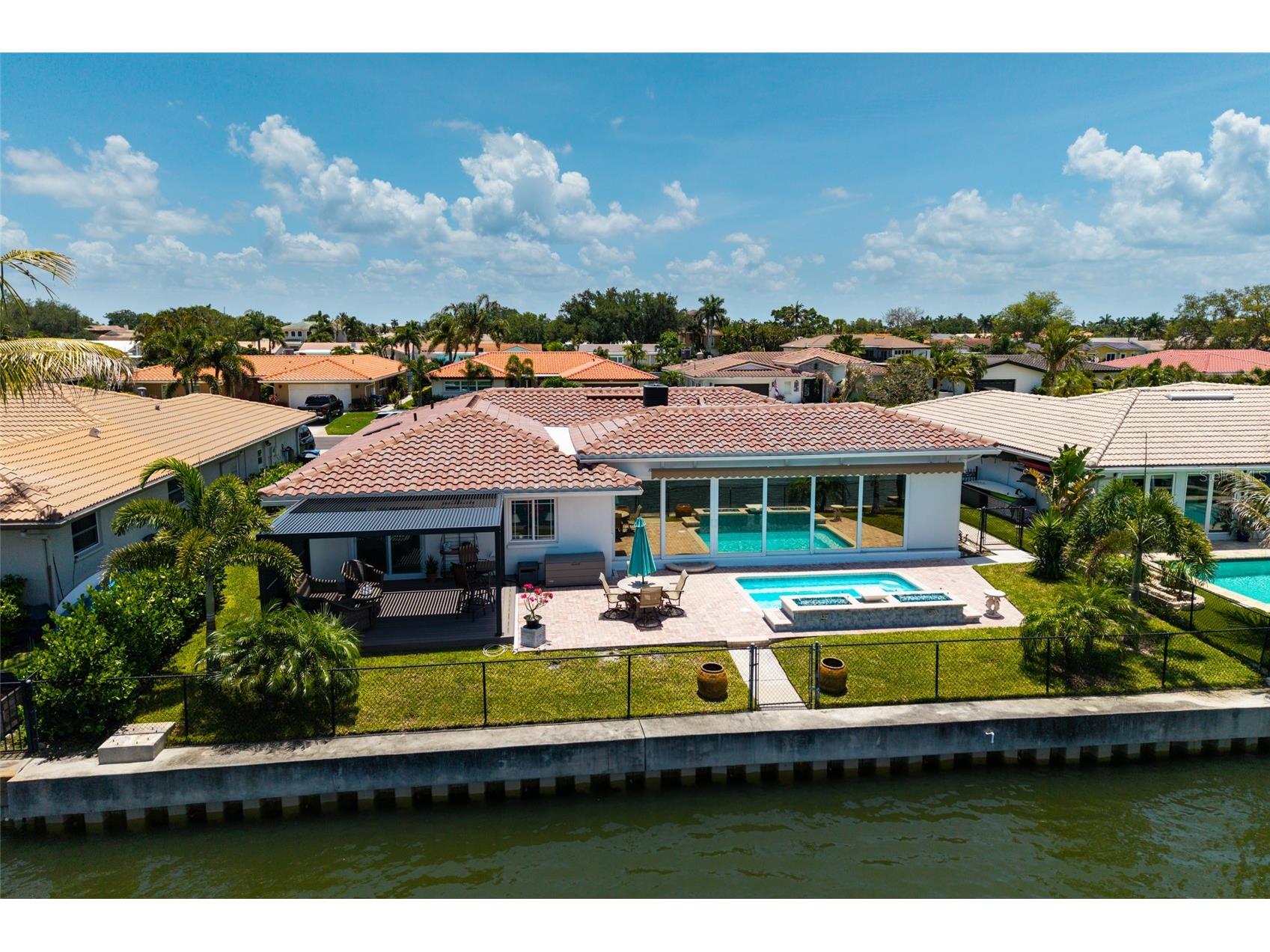 2011 Michigan Avenue NE Saint Petersburg FL 33703 - TAMPA BAY TB8513517 image27