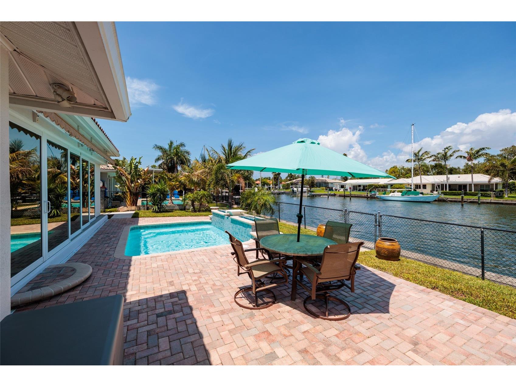 2011 Michigan Avenue NE Saint Petersburg FL 33703 - TAMPA BAY TB8513517 image28