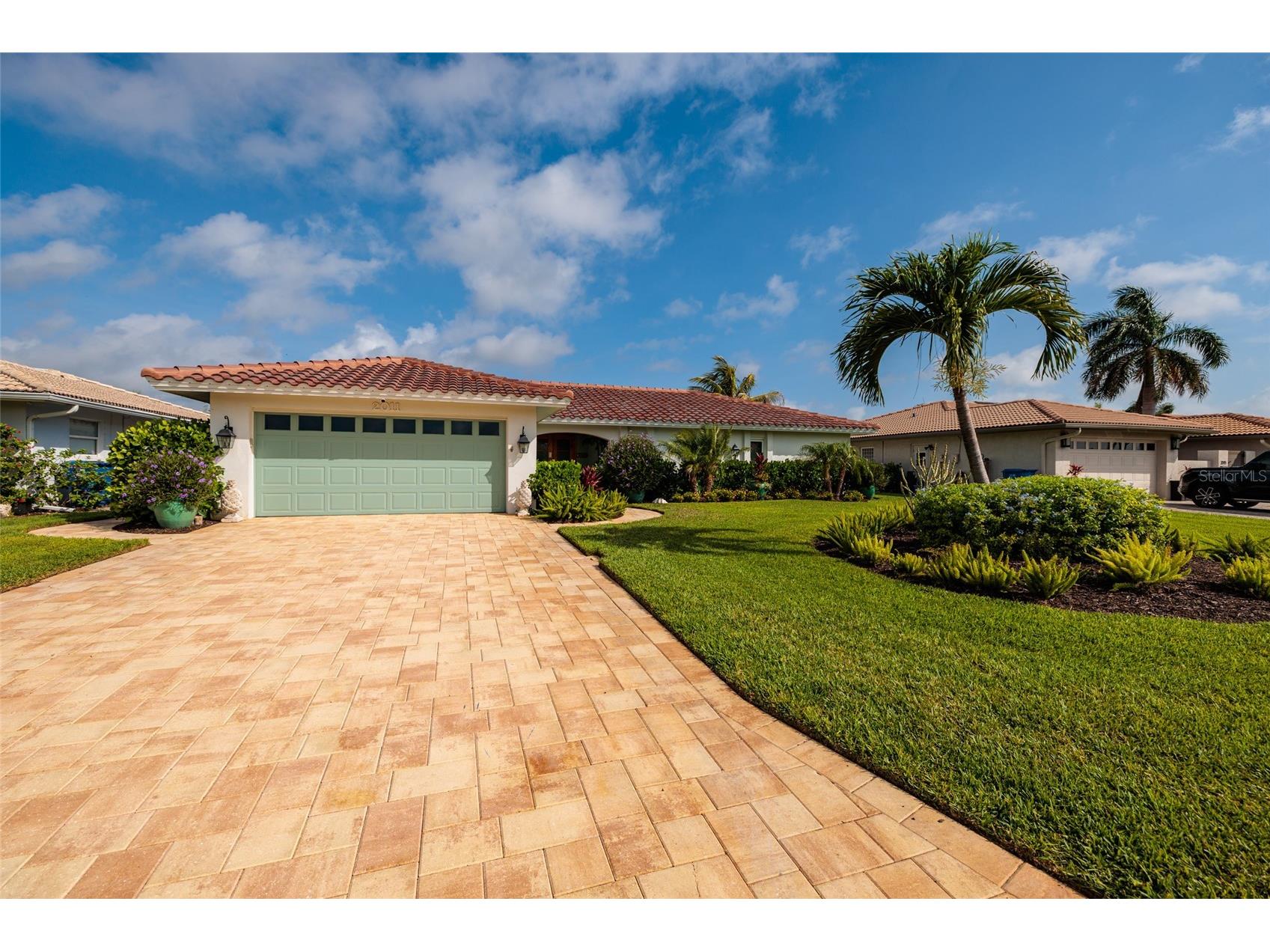 2011 Michigan Avenue NE Saint Petersburg FL 33703 - TAMPA BAY TB8513517 image3