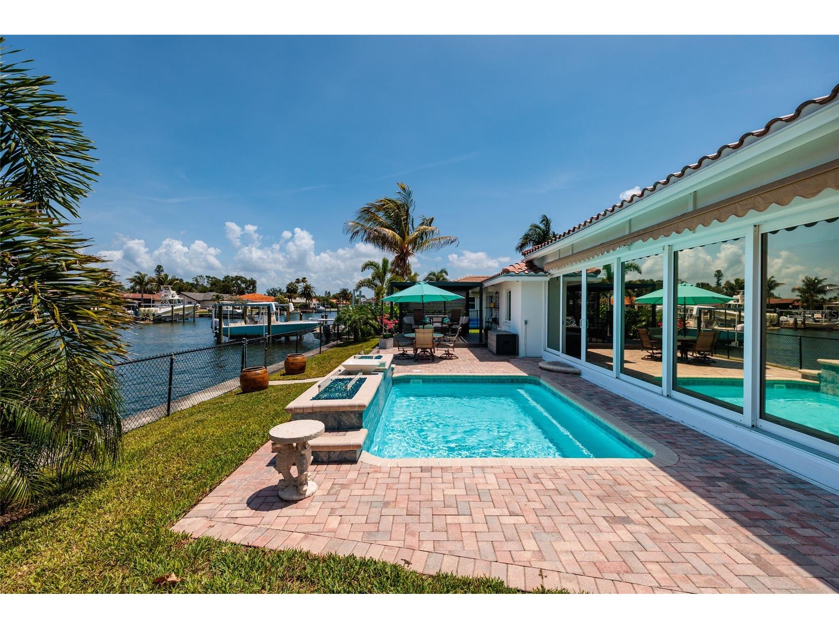 2011 Michigan Avenue NE Saint Petersburg FL 33703 - TAMPA BAY TB8513517 image31