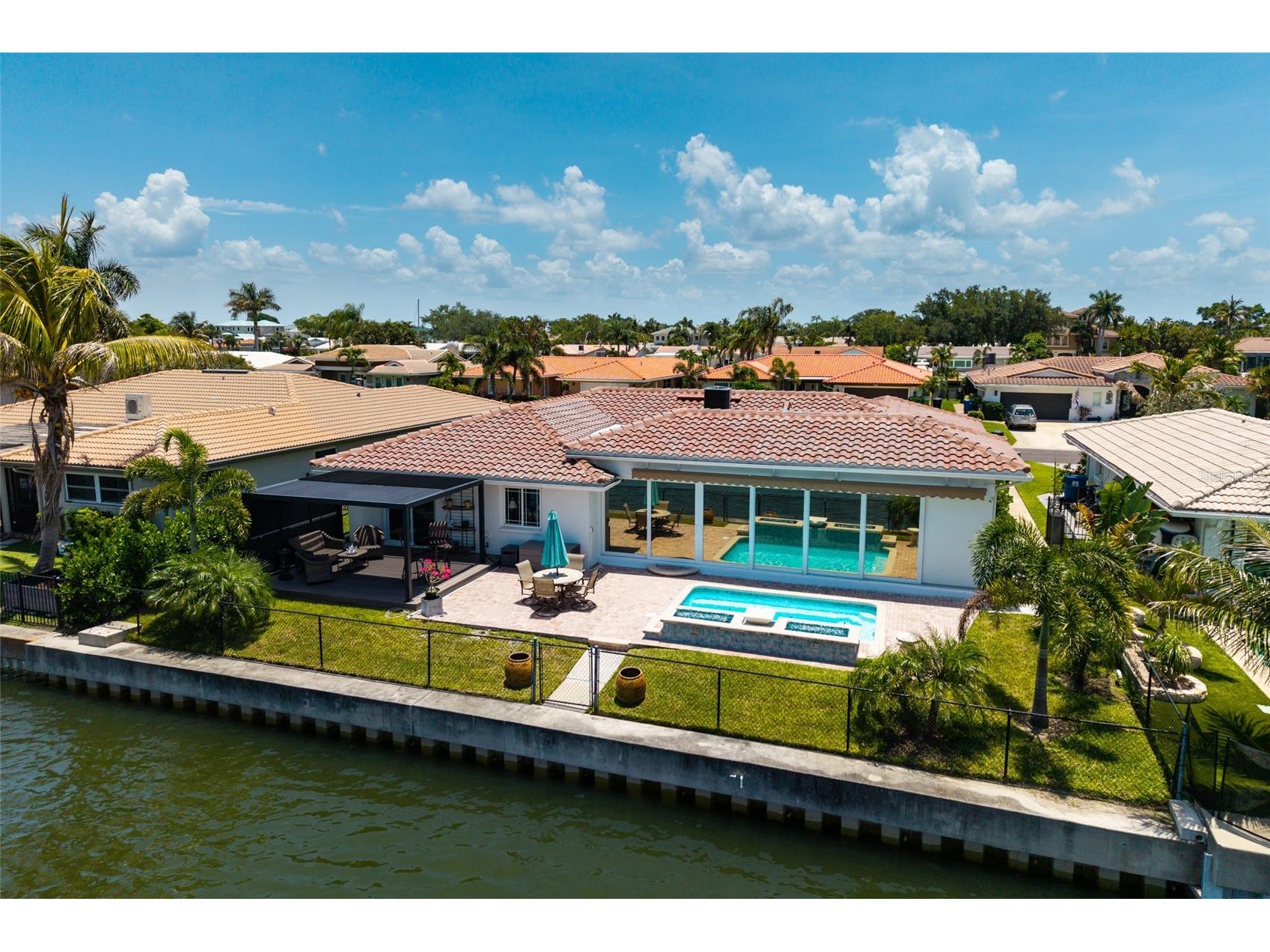 2011 Michigan Avenue NE Saint Petersburg FL 33703 - TAMPA BAY TB8513517 image32
