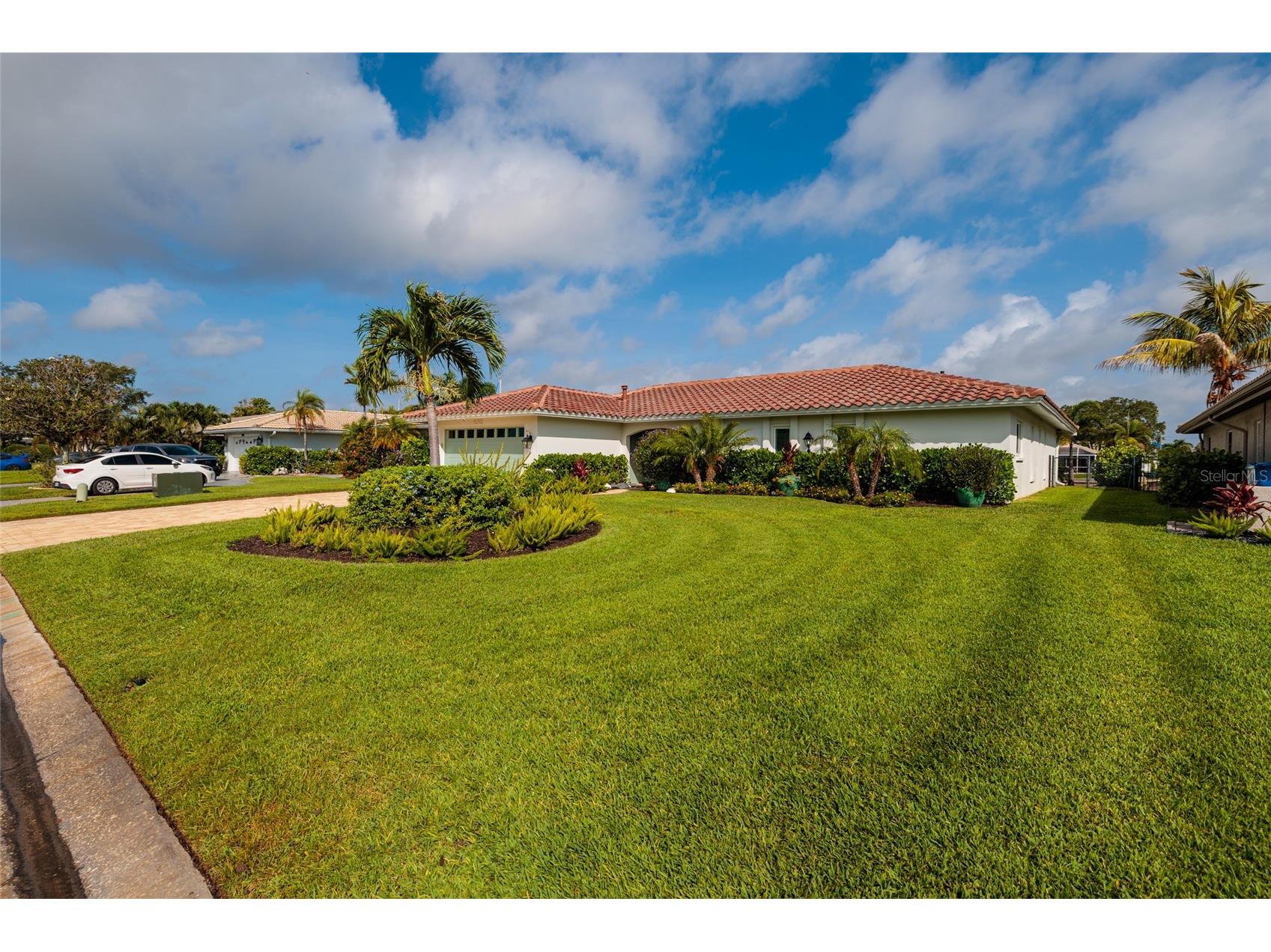 2011 Michigan Avenue NE Saint Petersburg FL 33703 - TAMPA BAY TB8513517 image4