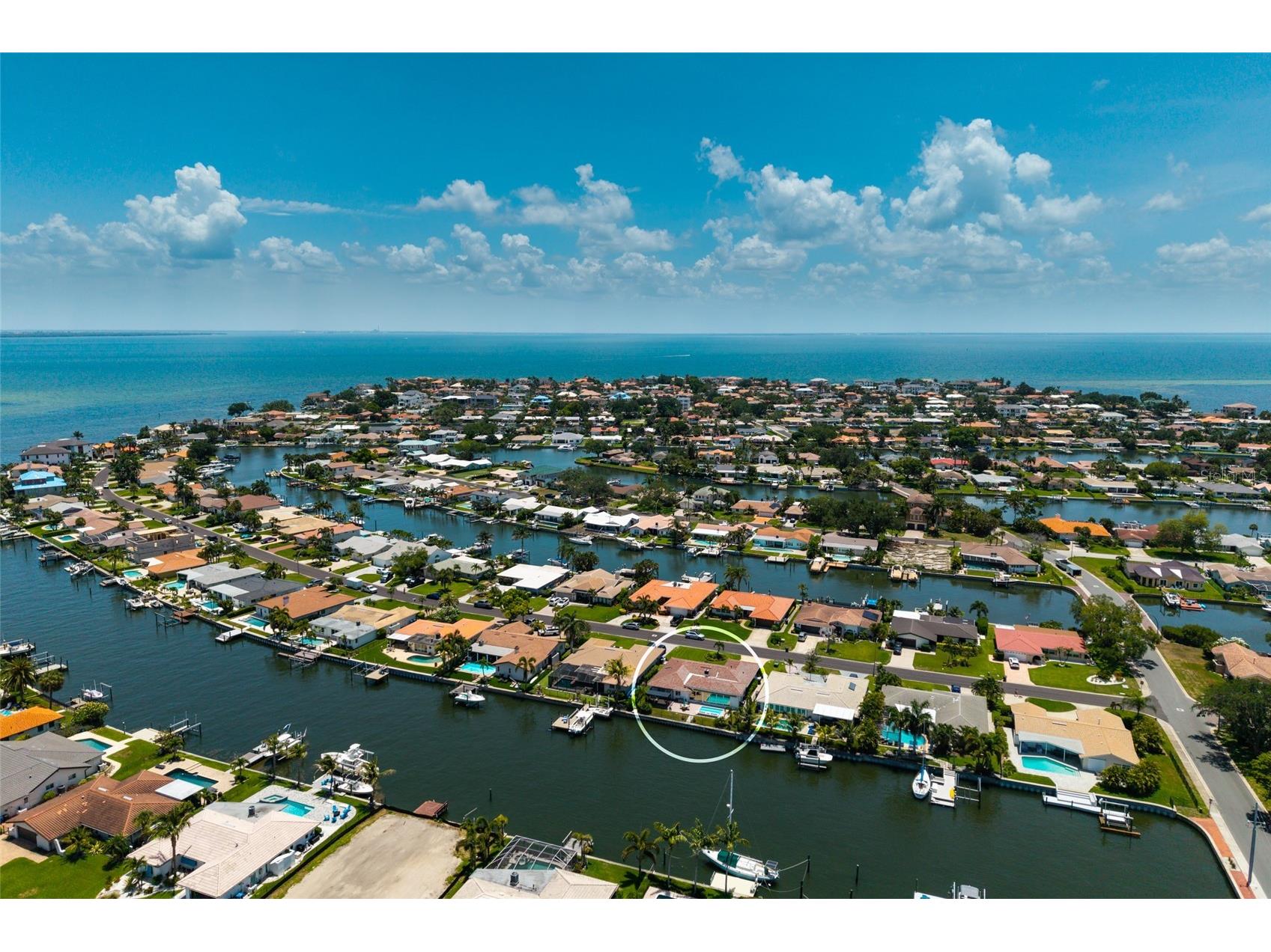 2011 Michigan Avenue NE Saint Petersburg FL 33703 - TAMPA BAY TB8513517 image54