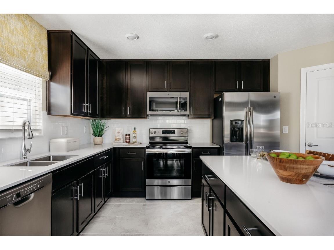 2011 Myrtle Pine Street Kissimmee FL 34746 O6340523 image8