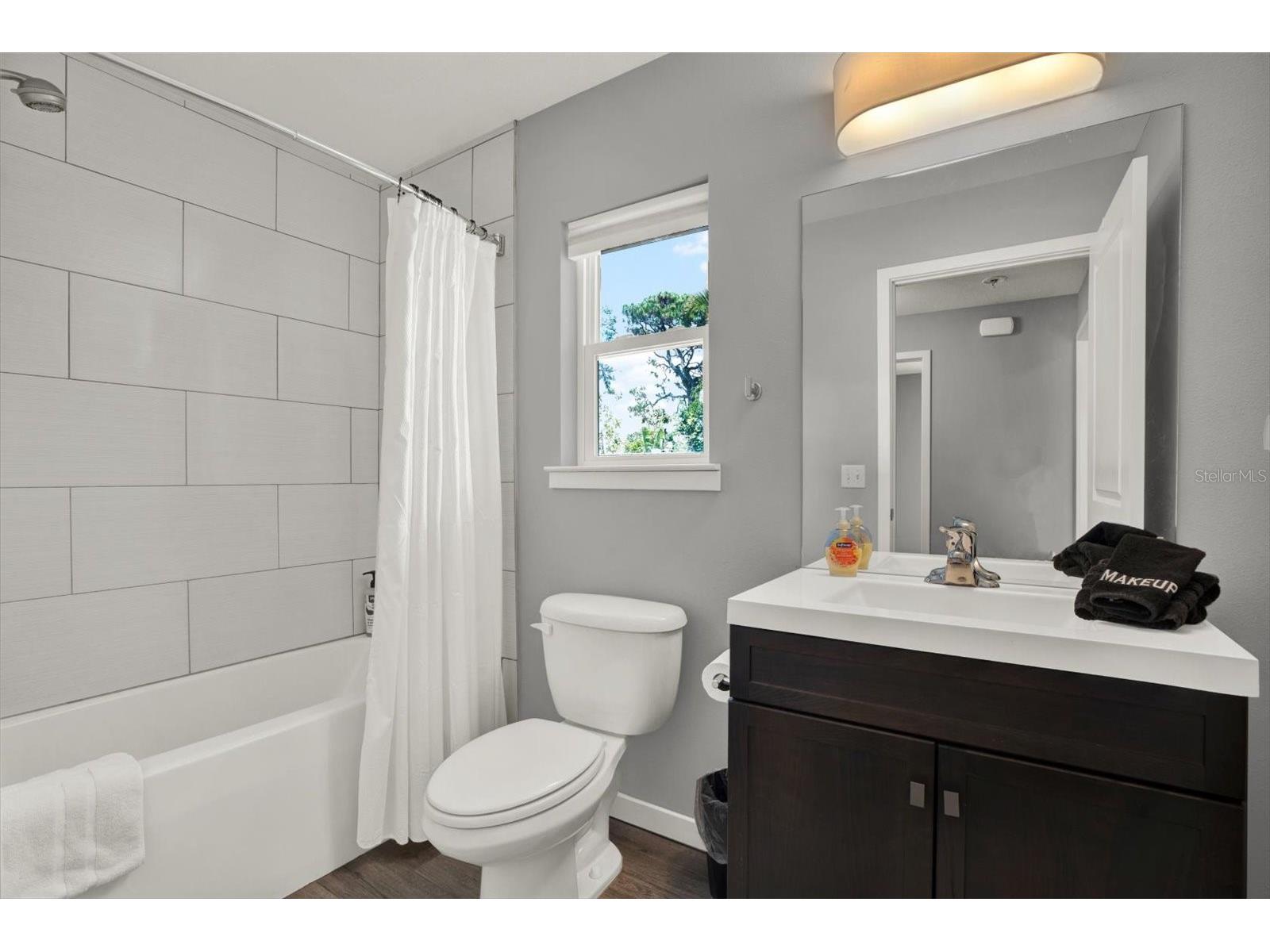 2011 Outer Drive Sarasota FL 34231 TB8528317 image15