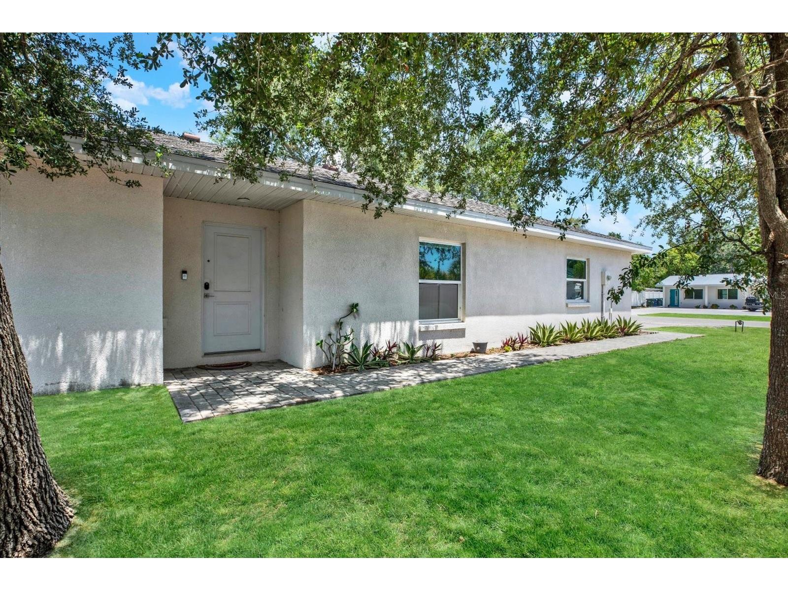 2011 Outer Drive Sarasota FL 34231 TB8528317 image2