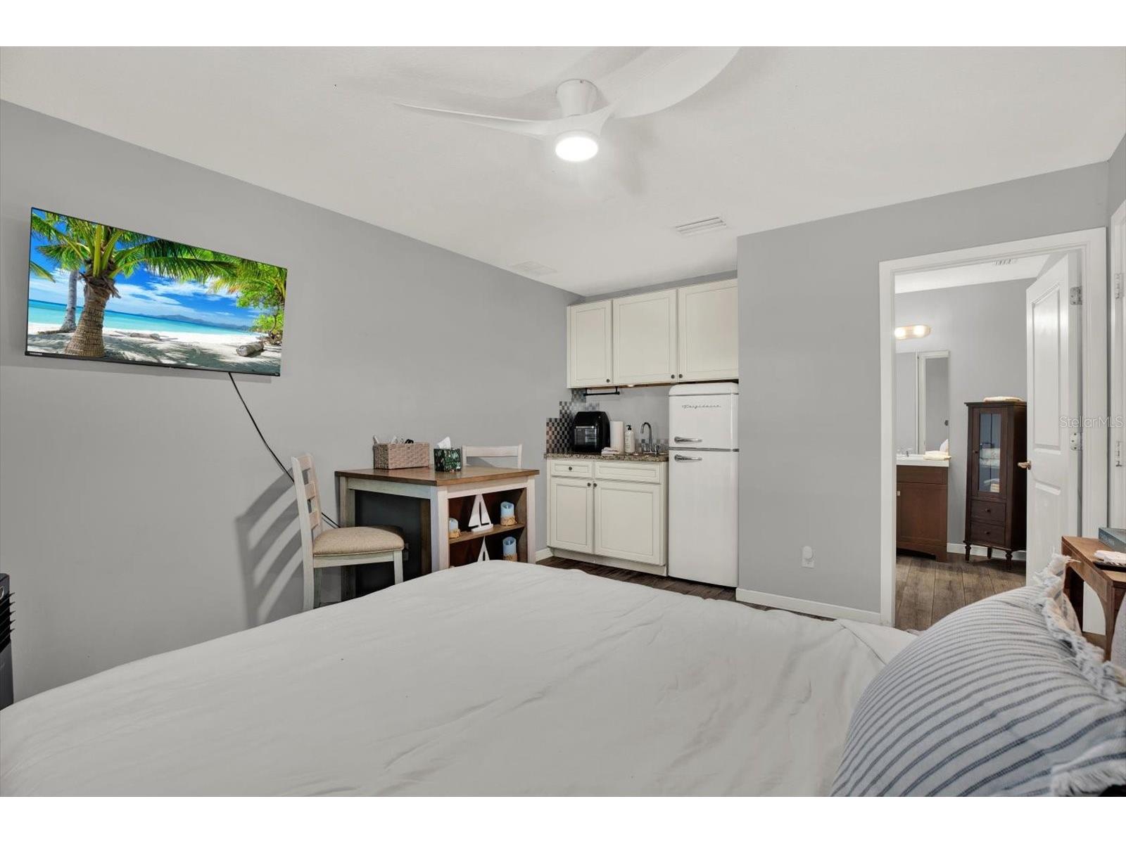 2011 Outer Drive Sarasota FL 34231 TB8528317 image23