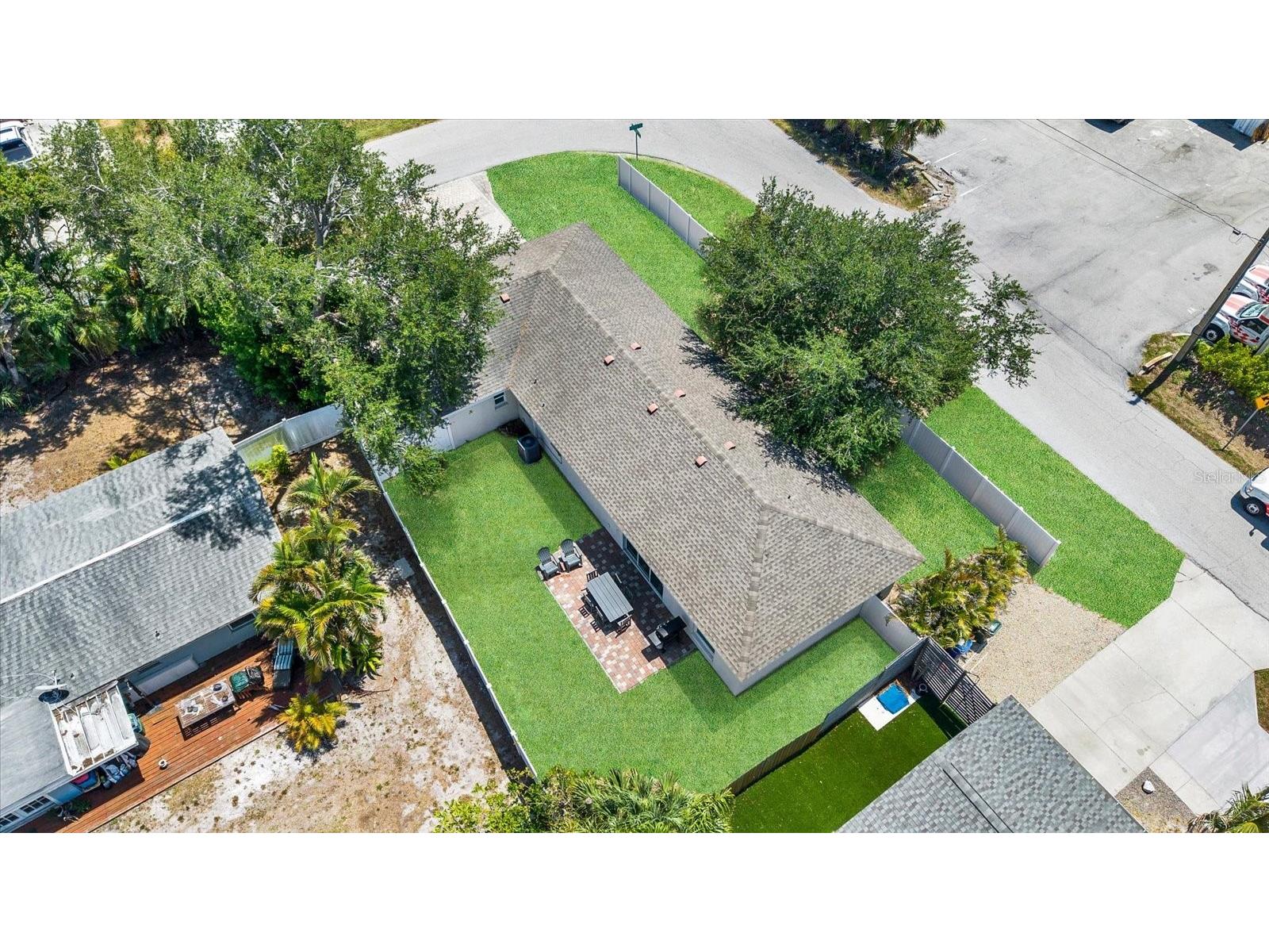 2011 Outer Drive Sarasota FL 34231 TB8528317 image26