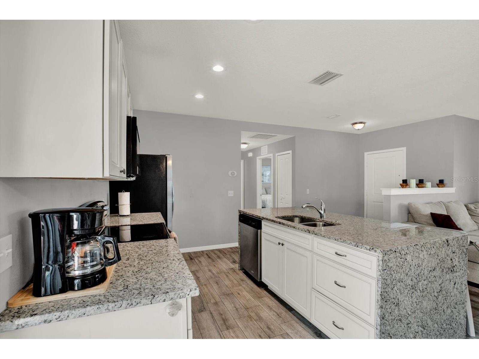 2011 Outer Drive Sarasota FL 34231 TB8528317 image4