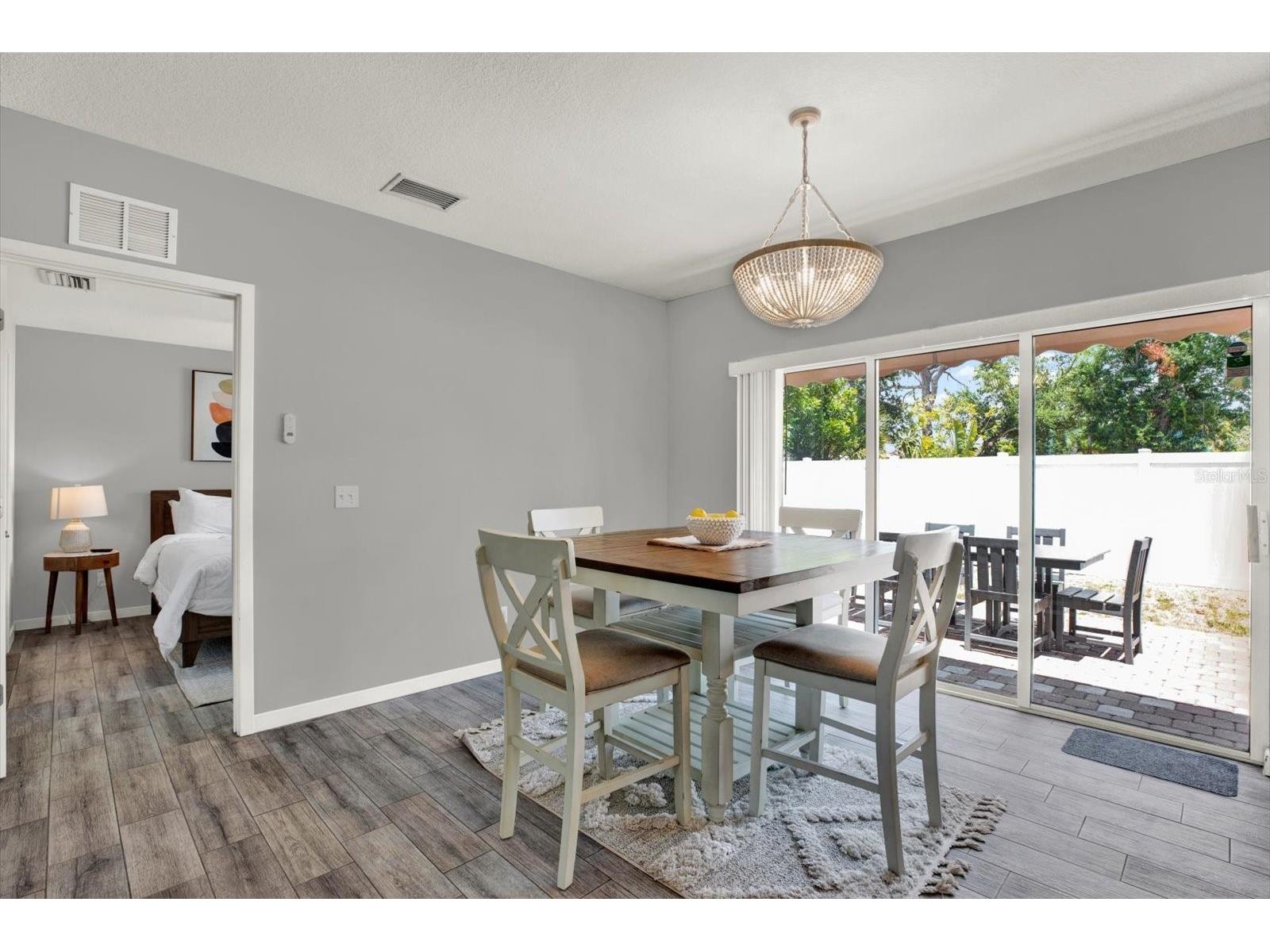 2011 Outer Drive Sarasota FL 34231 TB8528317 image8