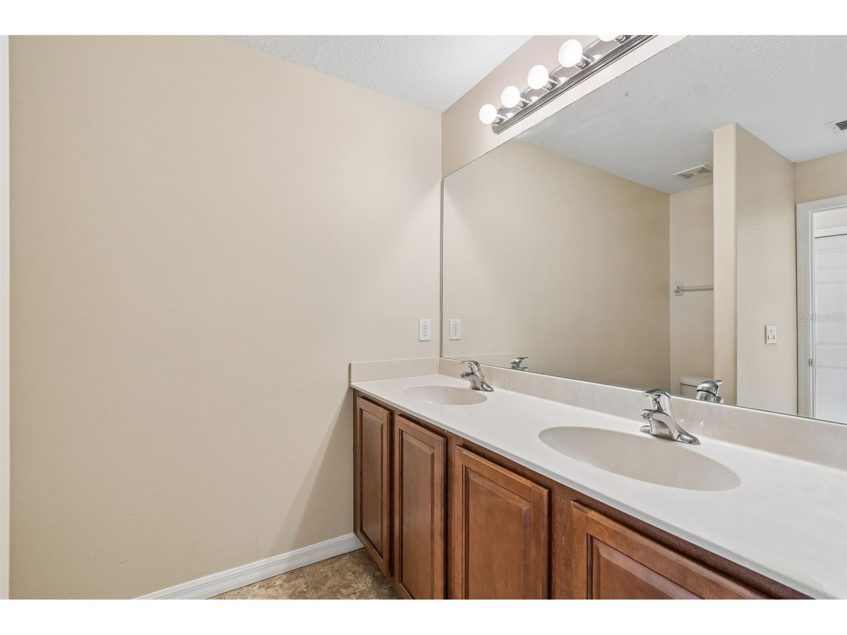 20112 Indian Rosewood Drive Tampa FL 33647 TB8486427 image46