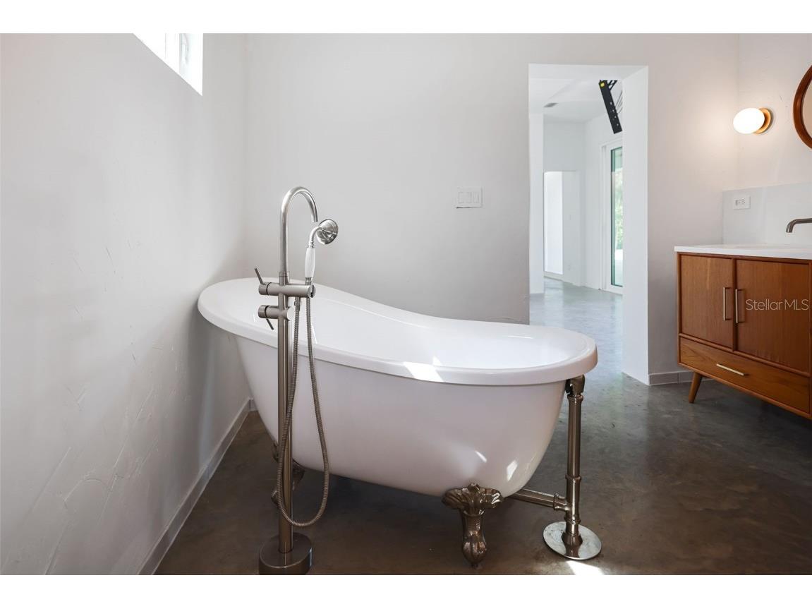 2012 Culberson Avenue Dunedin FL 34698 TB8440588 image37