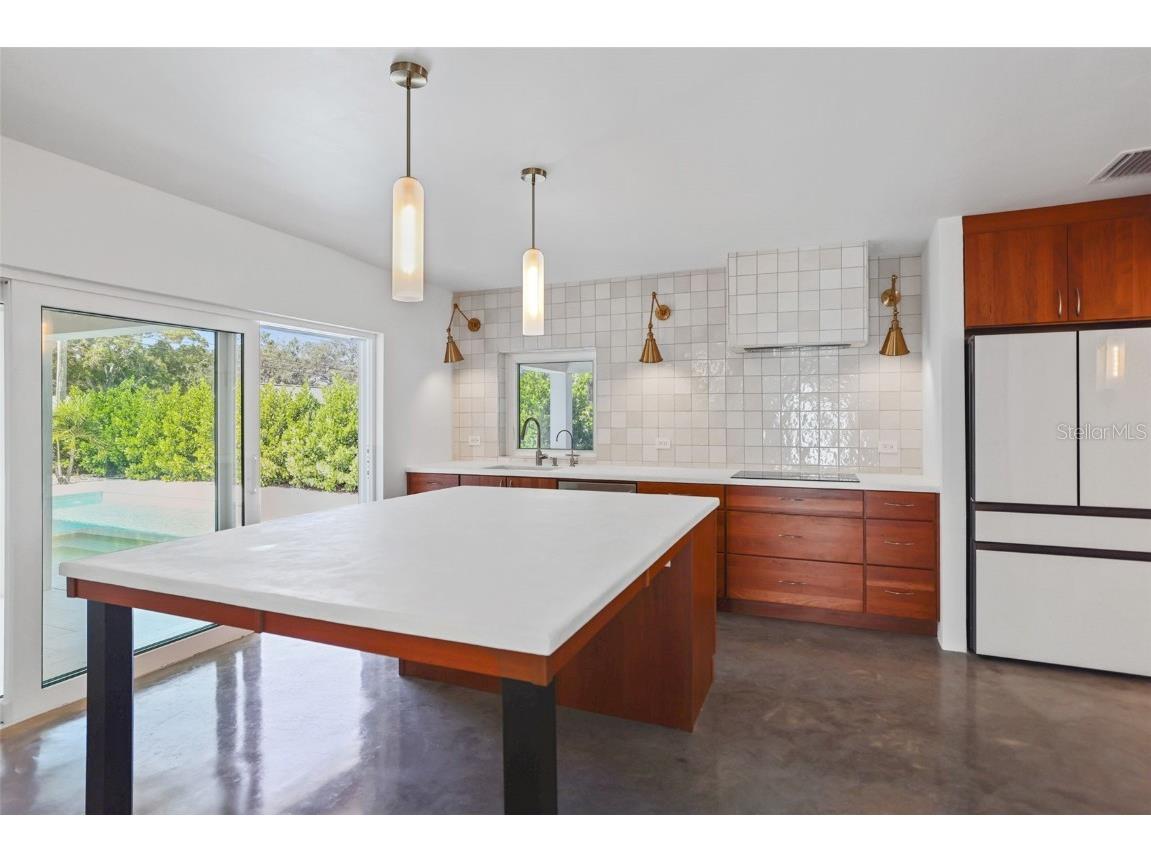 2012 Culberson Avenue Dunedin FL 34698 TB8440588 image4