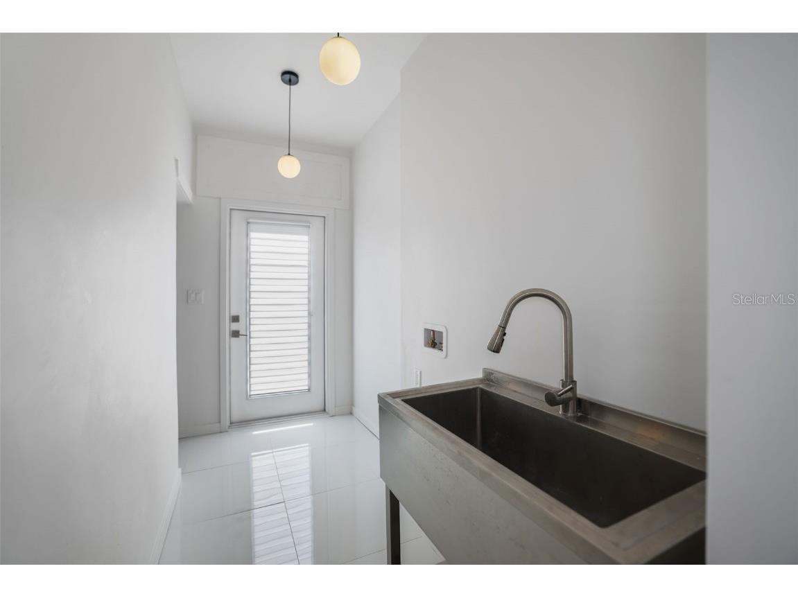 2012 Culberson Avenue Dunedin FL 34698 TB8440588 image80