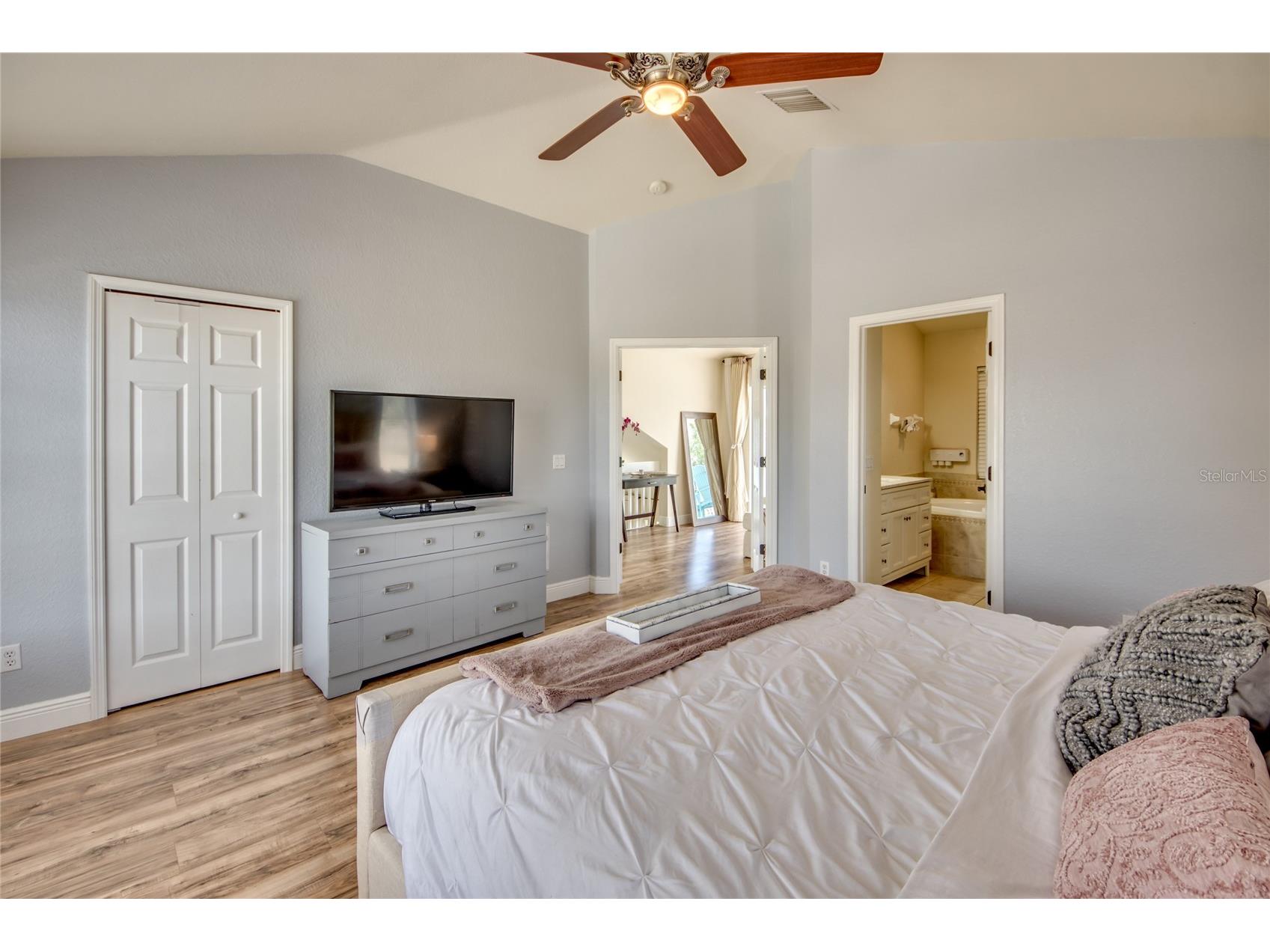 2012 NE 33rd Lane Cape Coral FL 33909 V4949558 image27