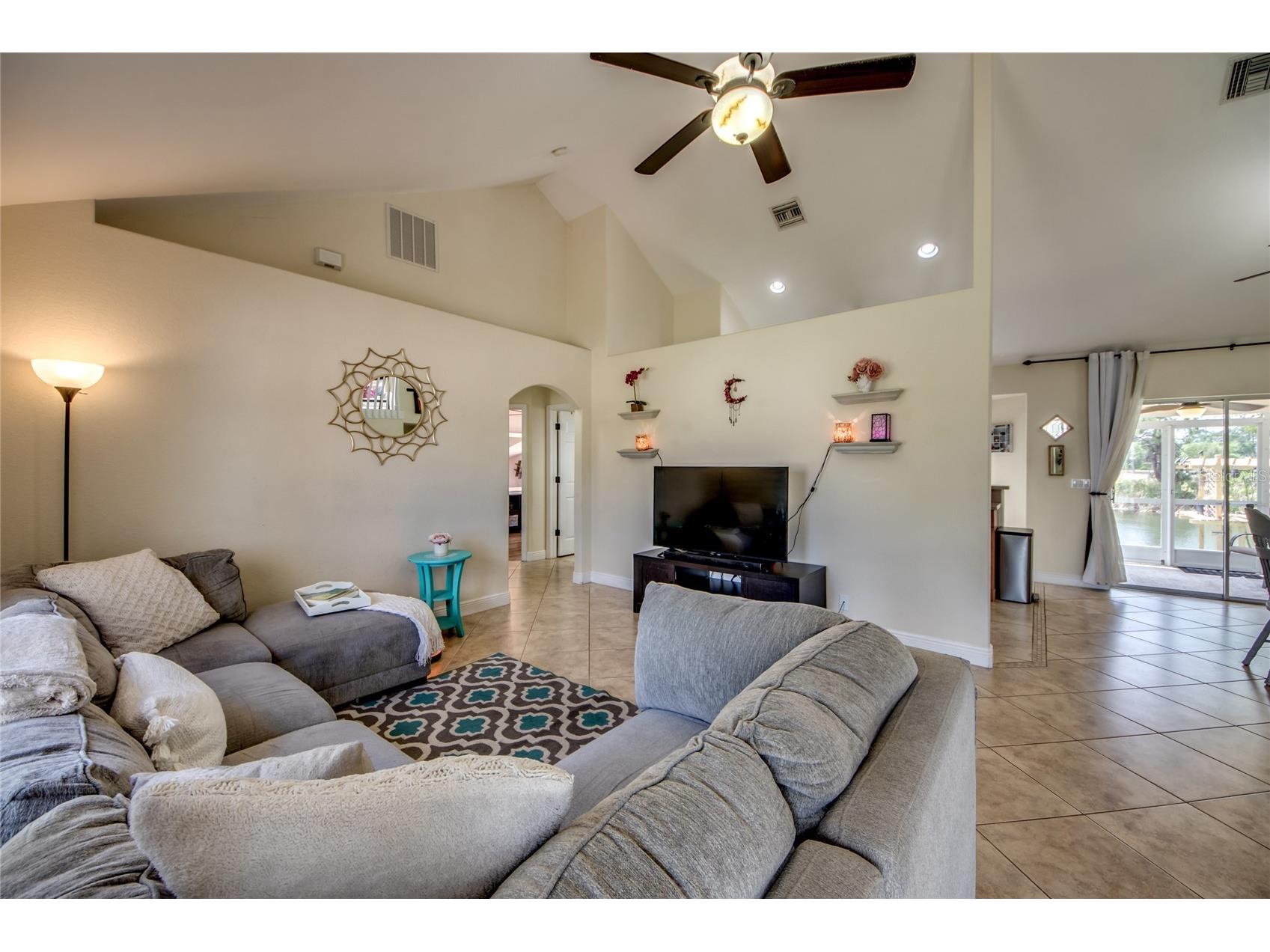 2012 NE 33rd Lane Cape Coral FL 33909 V4949558 image8
