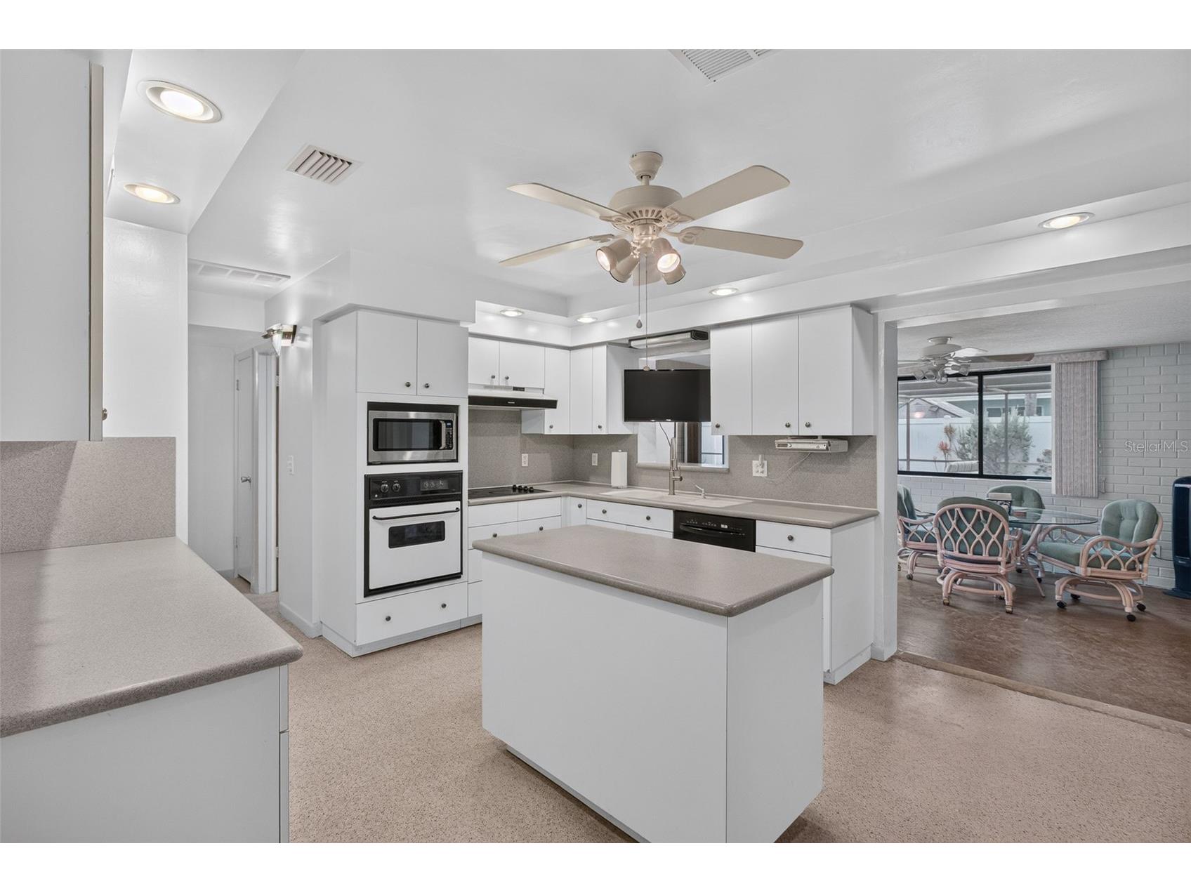 2012 Ripon Drive Clearwater FL 33764 TB8524491 image7